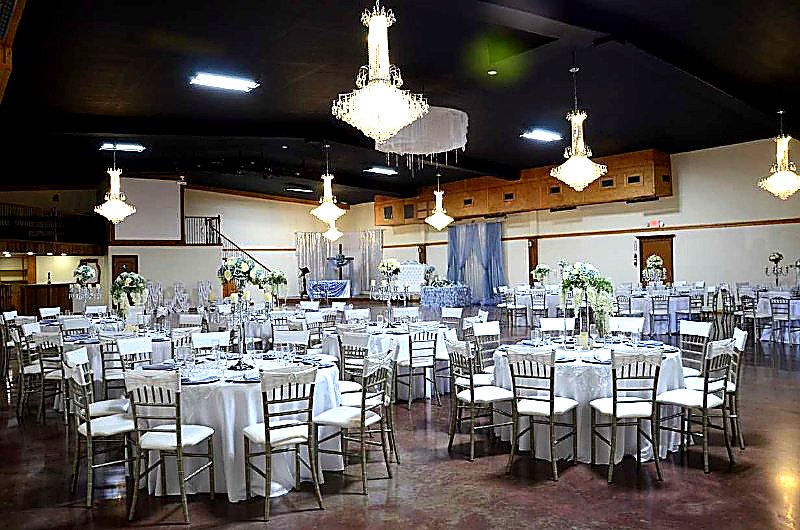 Golden Petals blue reception setup