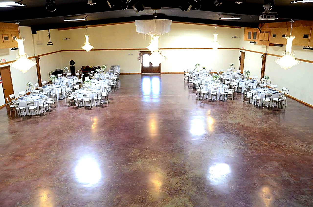 Golden Petals chandeliers white setup